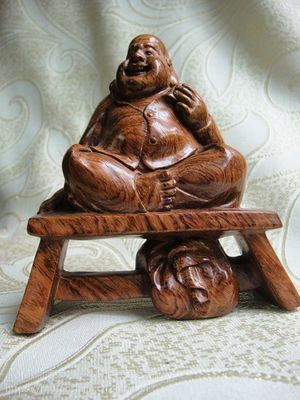 供應(yīng)越南黃花梨木彌勒佛擺件工藝品 越黃板凳羅漢布袋佛和尚擺件木雕